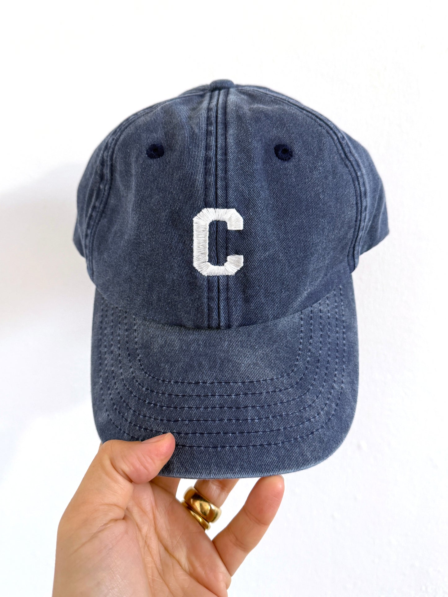 Cappellino "College" con iniziale