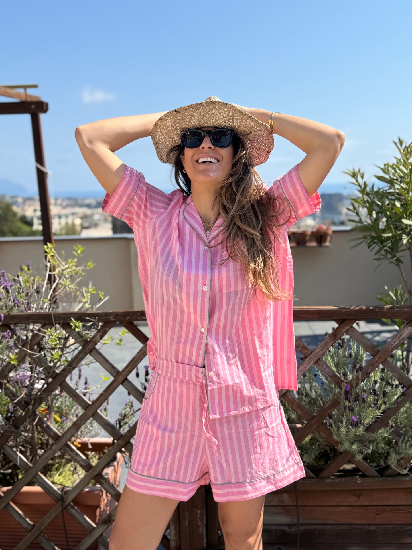 Pigiama a righe rosa