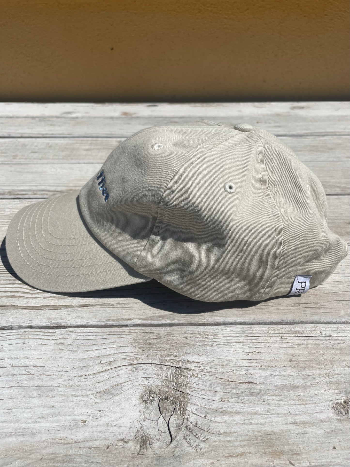 Cappellino "Out of office"