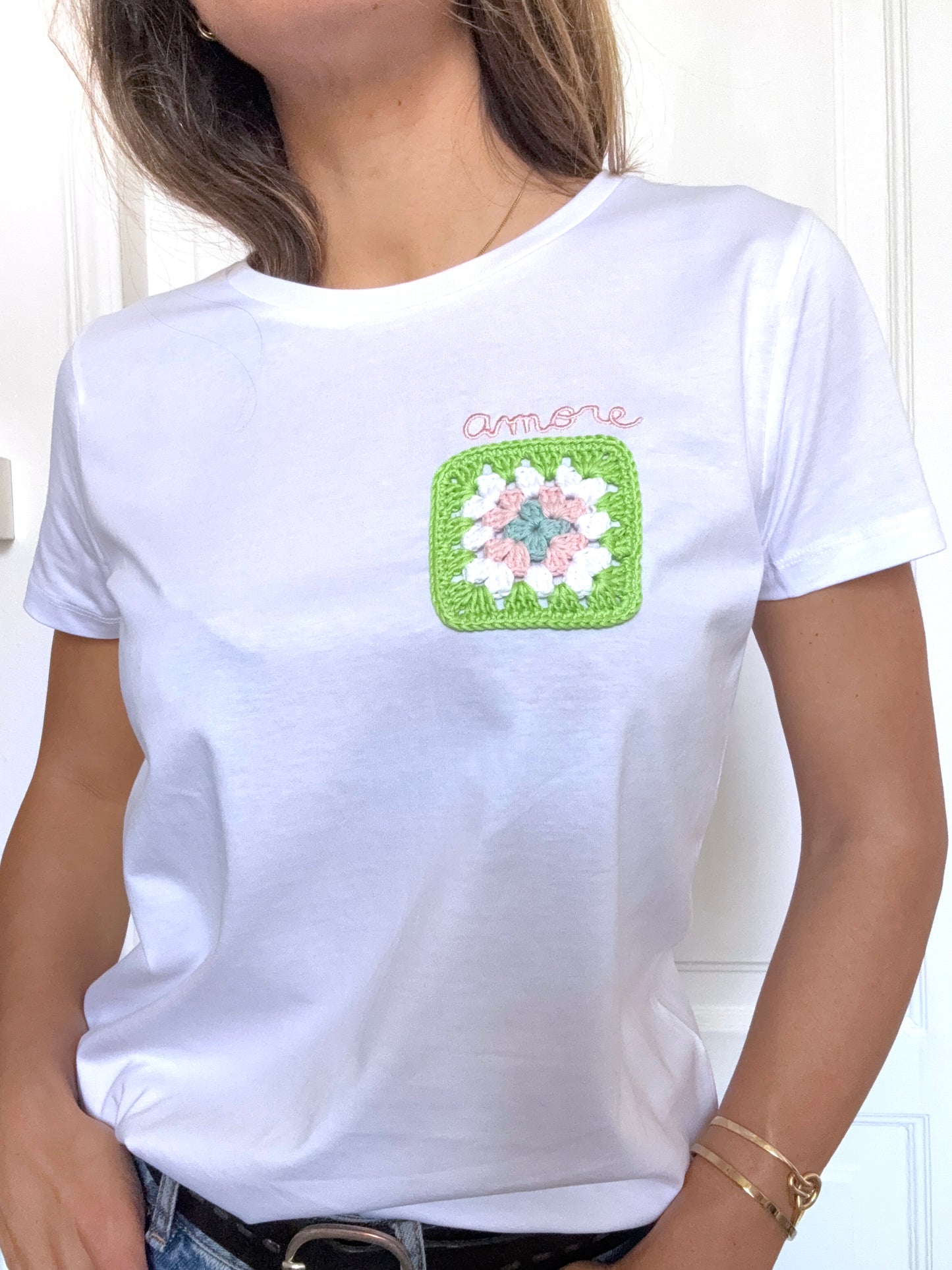 Tshirt con toppa in crochet #3