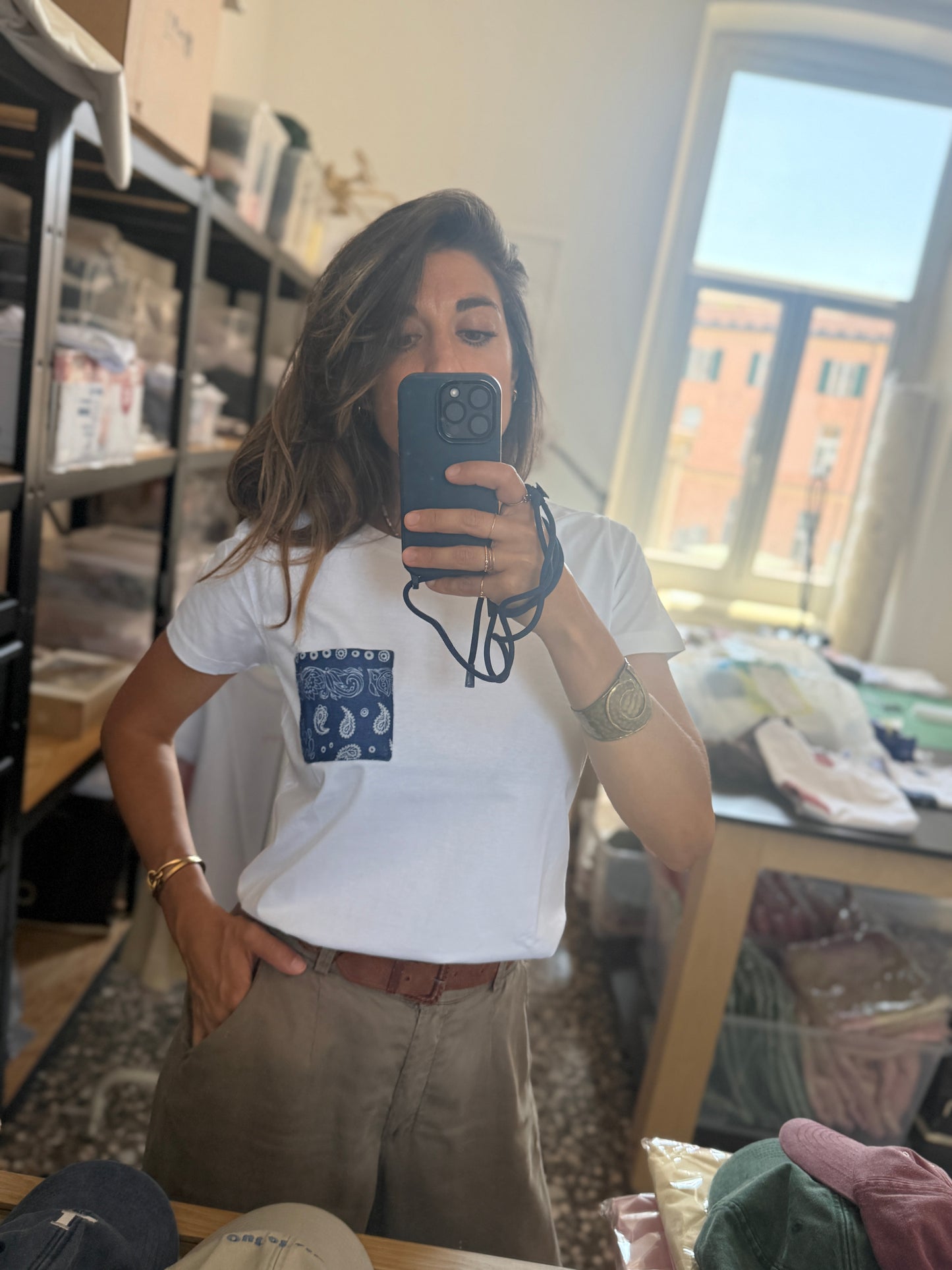 Tshirt con tasca bandana blu