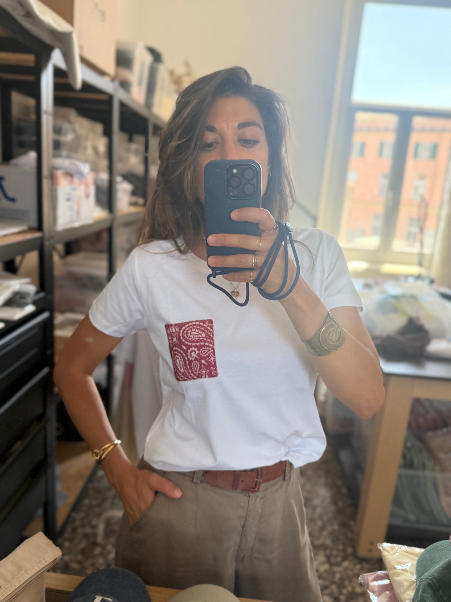 Tshirt con tasca bandana rossa