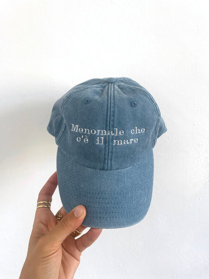 Cappellino "Menomale che c'è il mare"