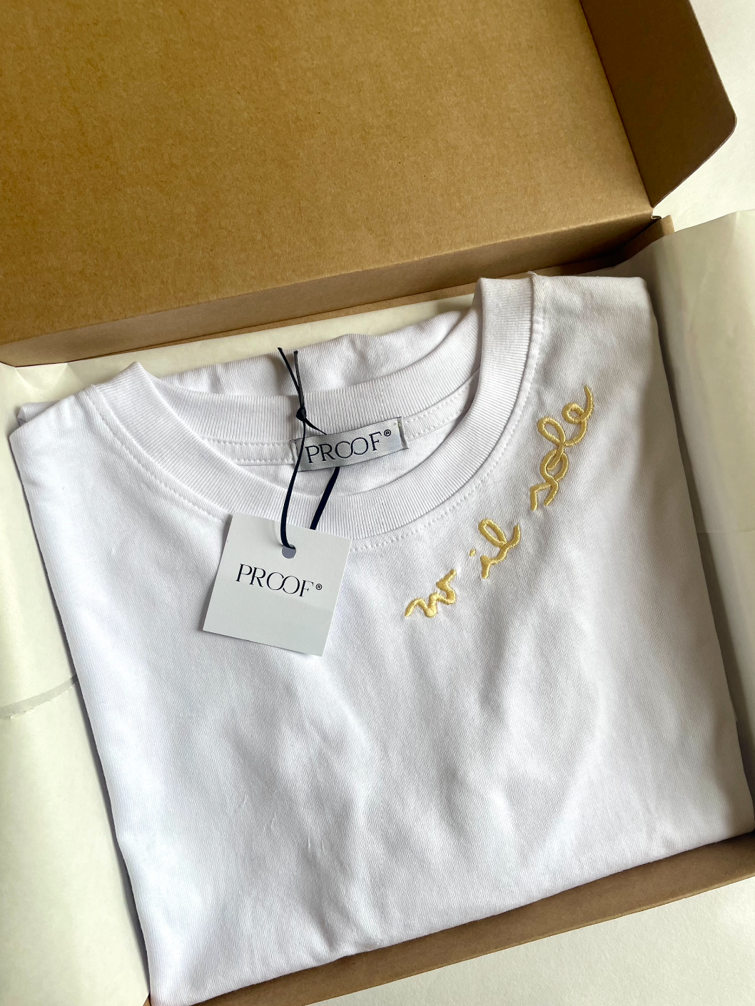Tshirt "w il sole" ricamo giallo